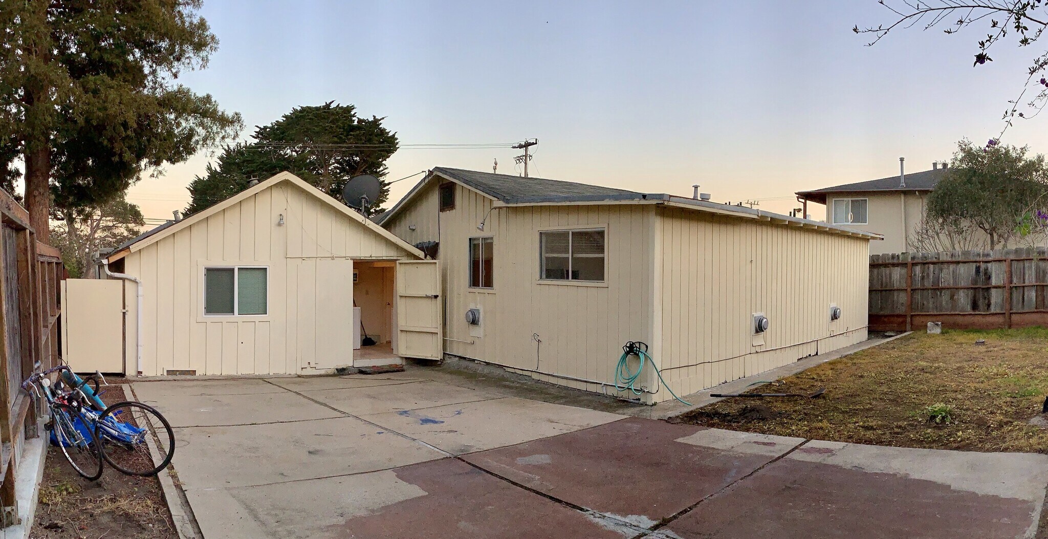 Backyard - 562 Van Buren St