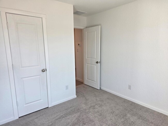 Building Photo - 3214 Glacier Blf