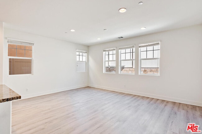Building Photo - 11611 Cantara Dr