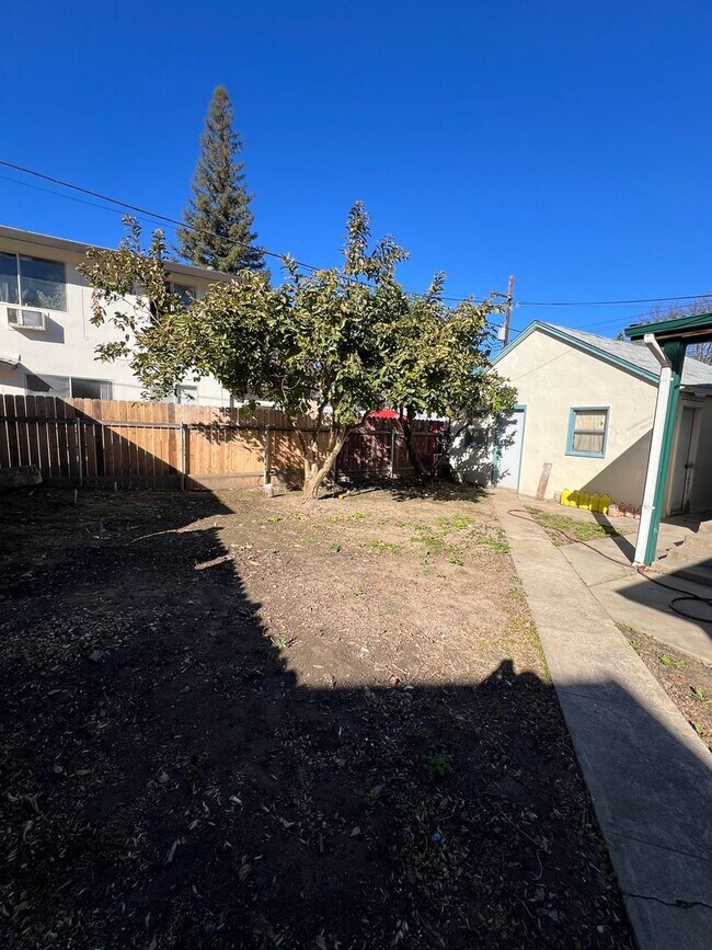 Building Photo - 2016 17 Street - Modern Midtown Gem | 2BR/...