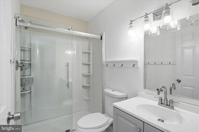 Building Photo - 3454 Tamarack Ct