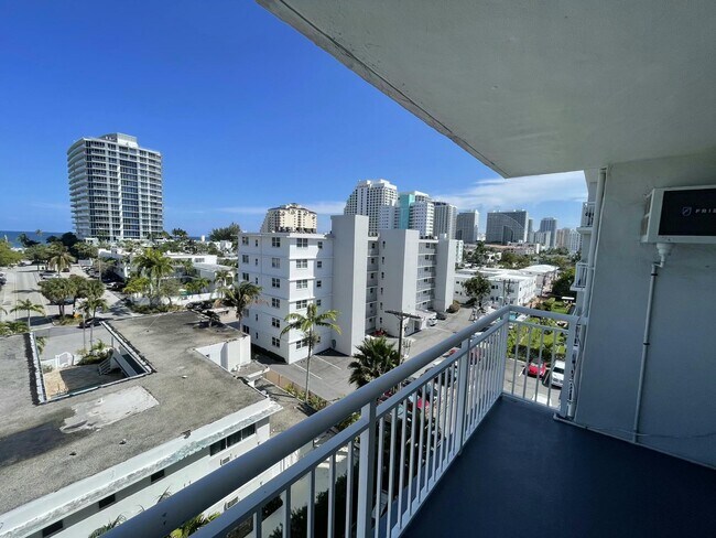 Building Photo - 720 Orton Ave