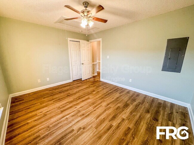 Building Photo - 1145 Nicklaus Dr