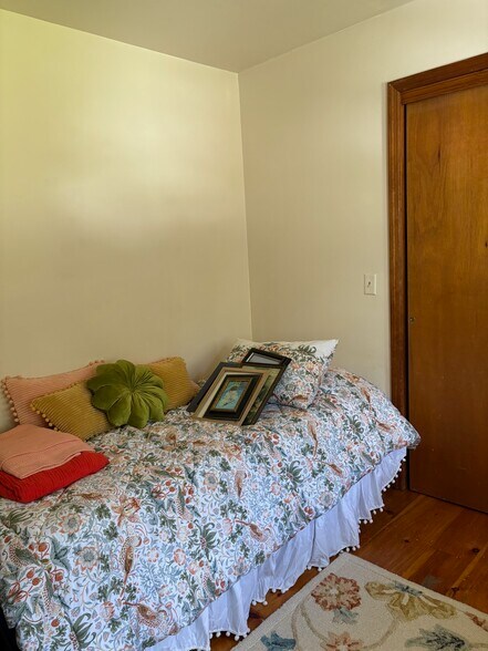 Second Bedroom - 26 Orchard Crest Dr