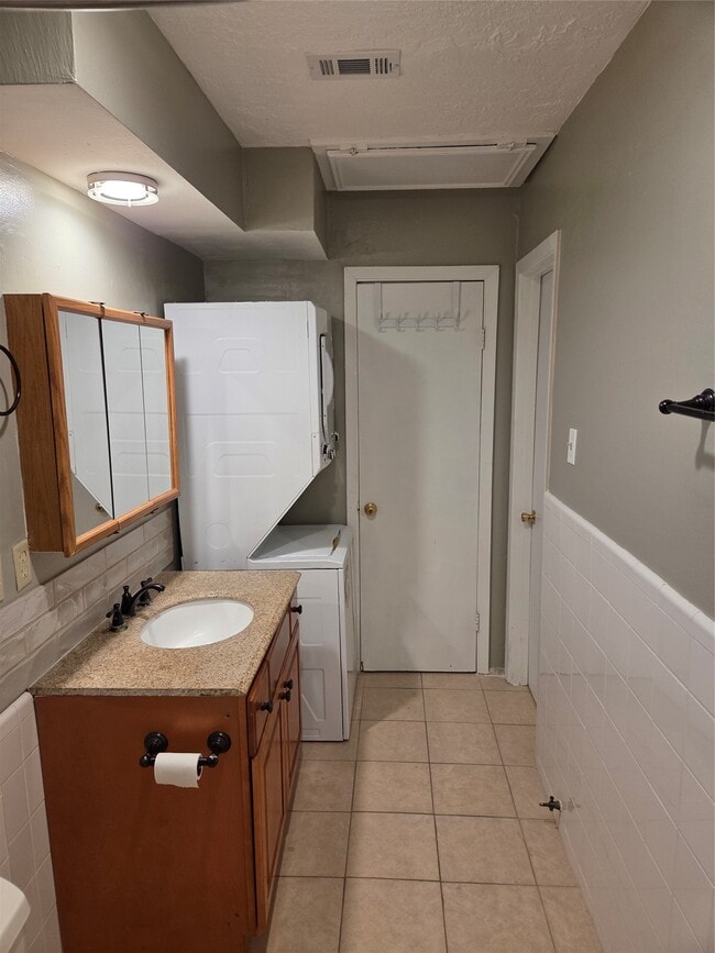 Building Photo - 902 Euclid St