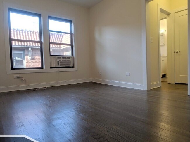 Building Photo - 2641 N Spaulding Ave