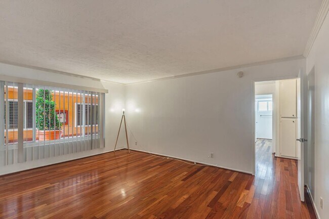 Building Photo - 382 Coronado Ave