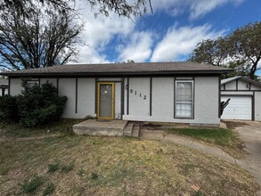 Building Photo - 9112 Akron Ave