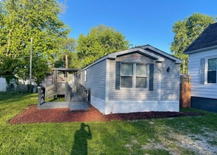 Building Photo - Modern 2 Bed 2 Bath Move-In Ready