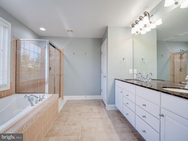 Building Photo - 41397 Windybush Dr