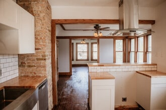 Building Photo - 1633-1635 N Hawley