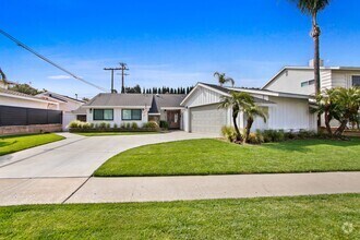 Building Photo - Beautiful Rehabbed Home In Mesa Verde with...