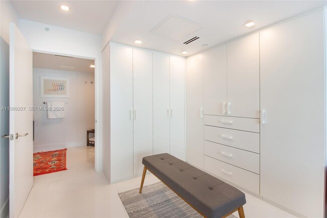 Building Photo - 6620 Indian Creek Dr