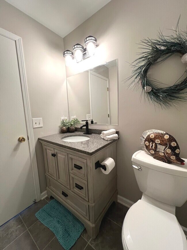 Building Photo - 652 Mallard Ct