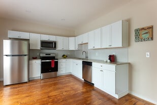 Building Photo - 718 Hazelwood St