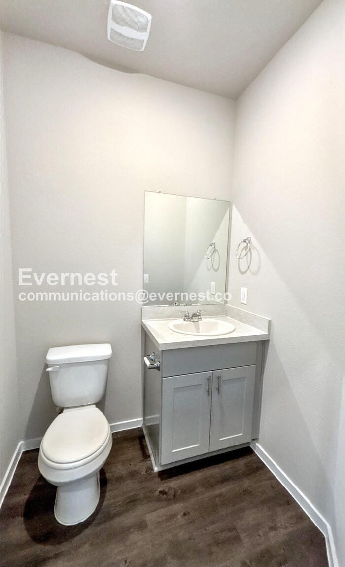 Building Photo - 5923 Hollyhock Ln