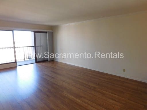 Building Photo - Spacious Updated 2bd/2ba Downtown Condo - Great Location!
