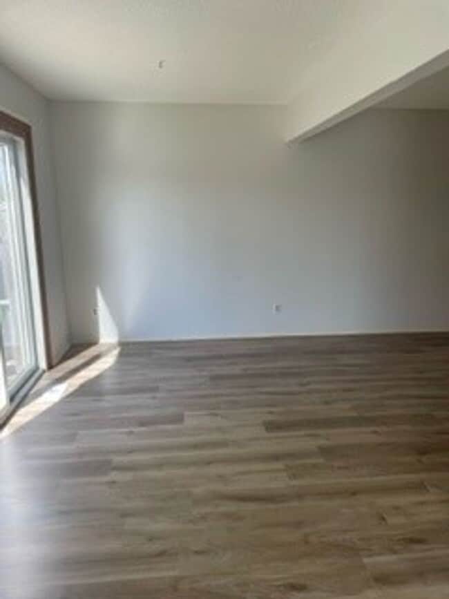 Building Photo - 6050 Wentworth Ave S