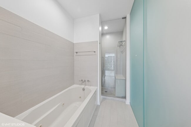 Building Photo - 600 N Fairbanks Ct