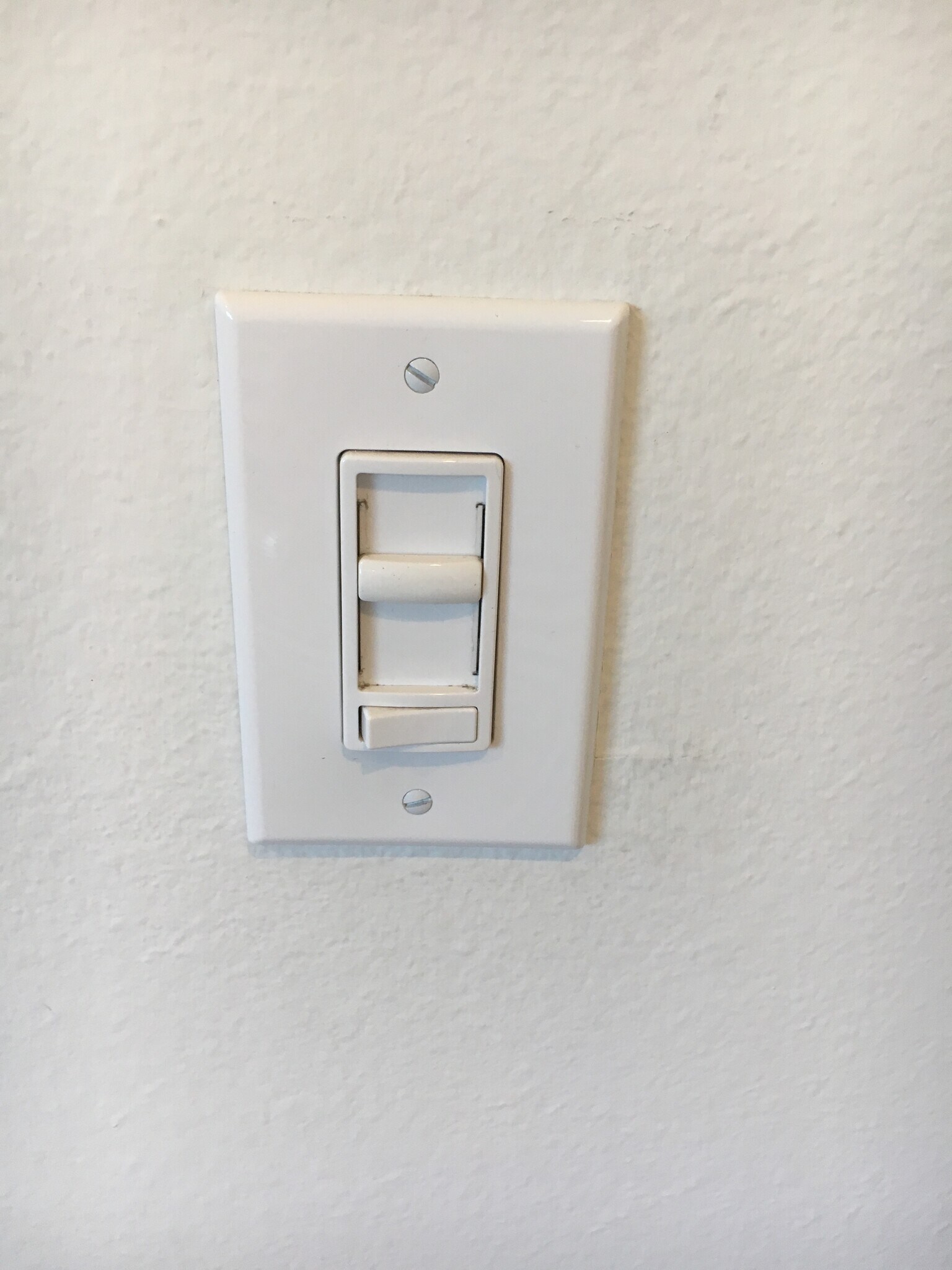 Dimmable recessed lighting - 18630 Del Rio Pl