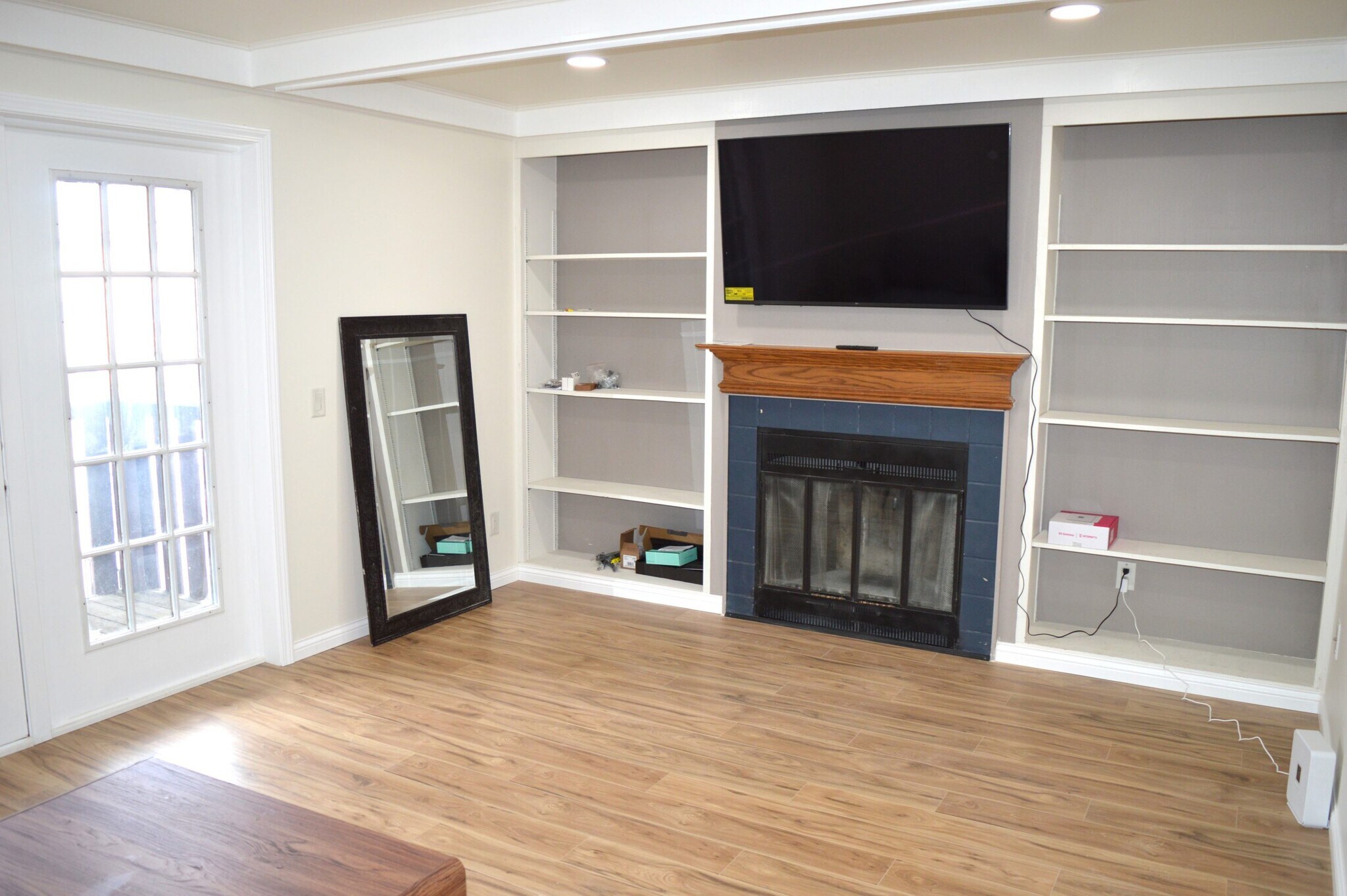 Building Photo - 328 N Allen St