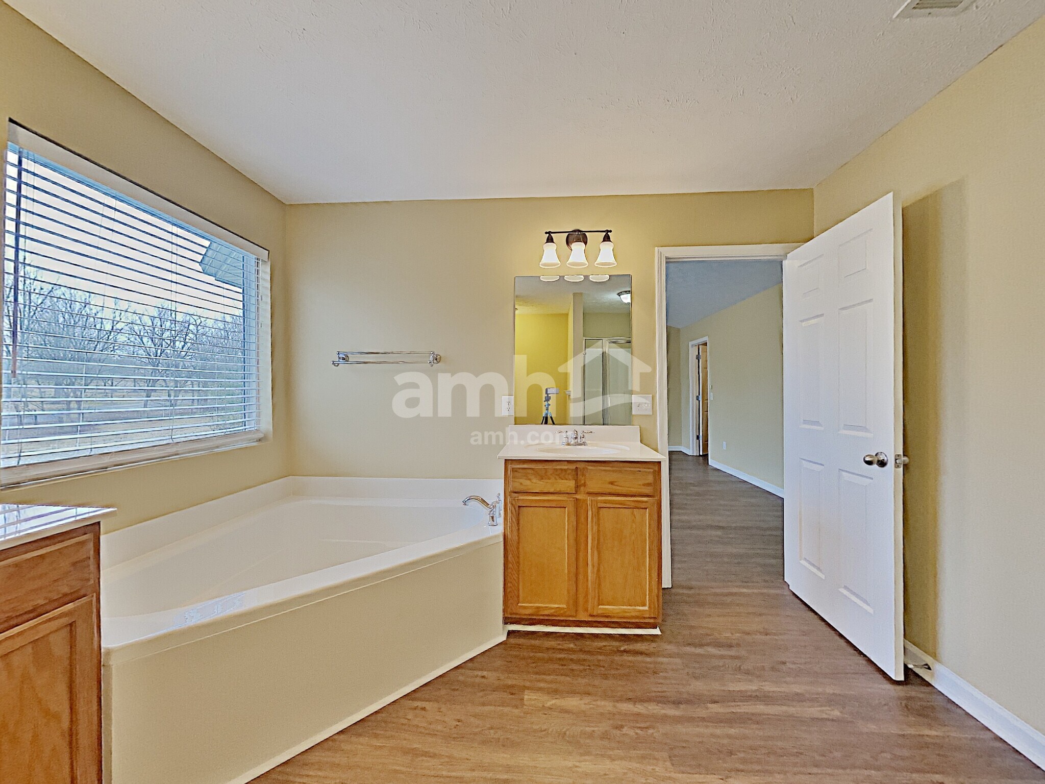 Building Photo - 226 Vintage Cir