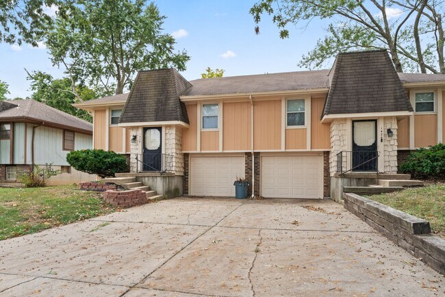 Building Photo - Affordable 2-Bedroom Duplex with Garage, D...
