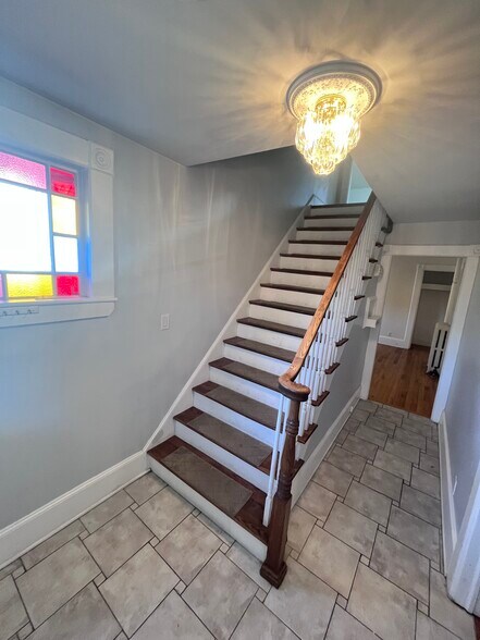 Building Photo - 6 Mousam Ct