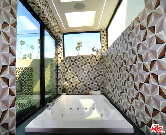 Building Photo - 838 California Ave