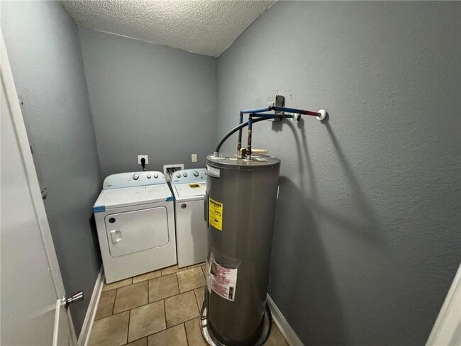 Building Photo - 1105 Adams St