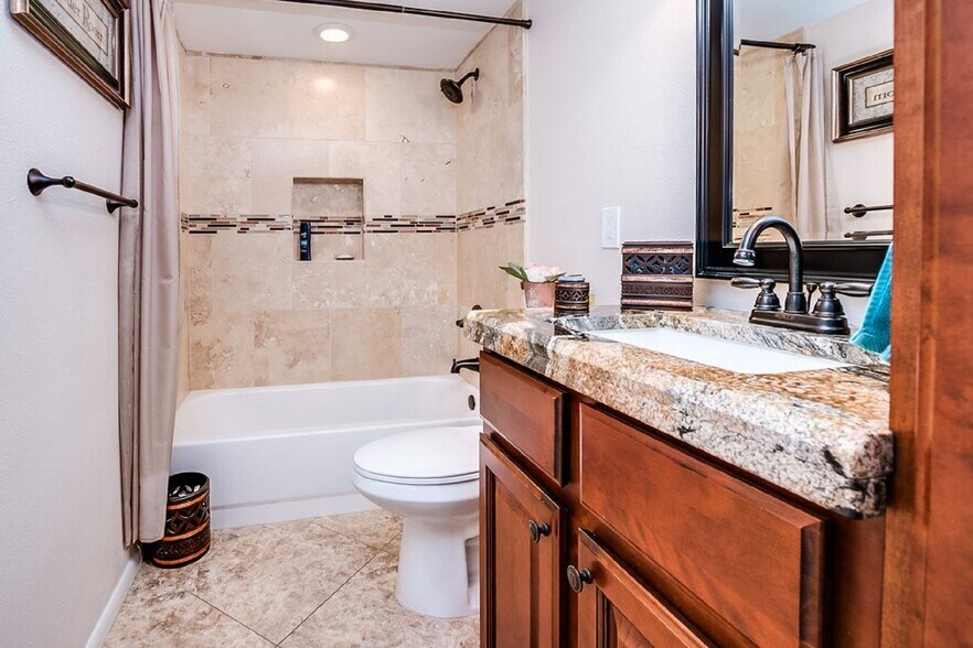 Building Photo - 7950 E Starlight Way