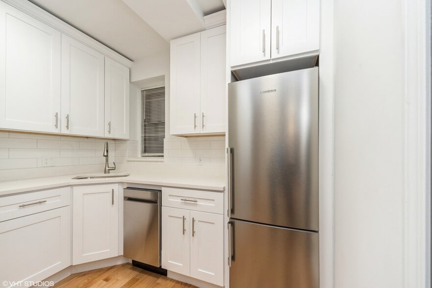 Building Photo - 75 Westland Ave