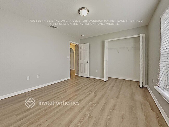 Building Photo - 2451 Sweetwater Blvd