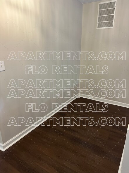 Building Photo - 6849 S Lakewood Ter