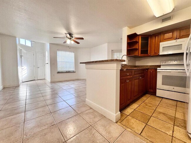 Building Photo - 429 Fountainhead Cir