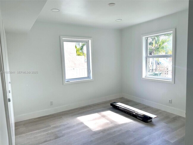 Building Photo - 1701 NW 34th Ave