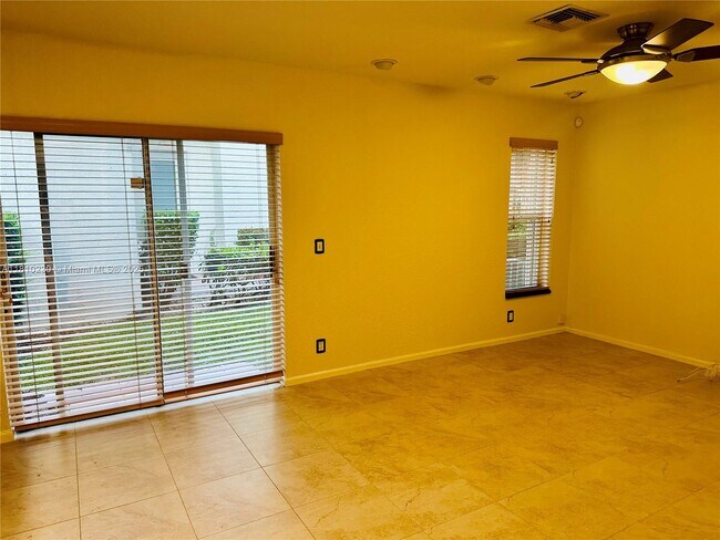 Building Photo - 10561 NW 11th Ct