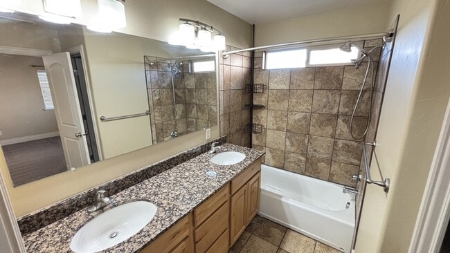 Building Photo - Kaylee Ct