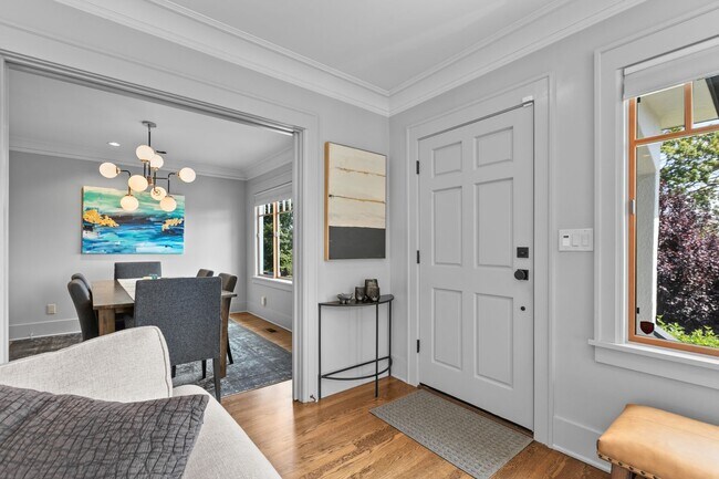 Building Photo - 3bd/1.75ba Seattle Home