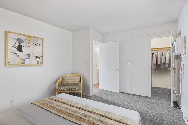 Building Photo - New Flooring