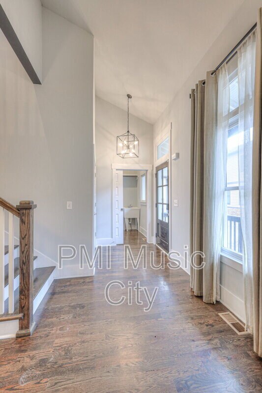 Building Photo - 1537B Battlefield Dr