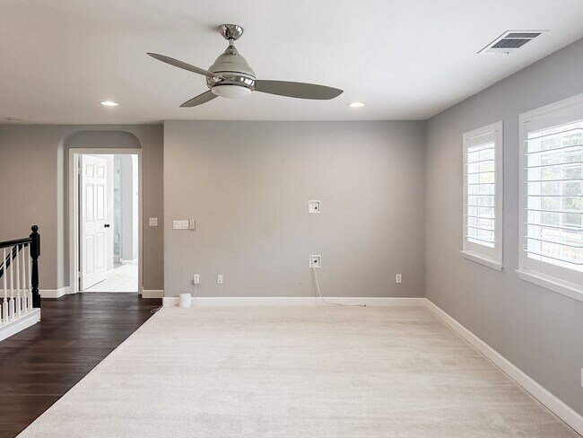 Building Photo - 32920 Northshire Cir