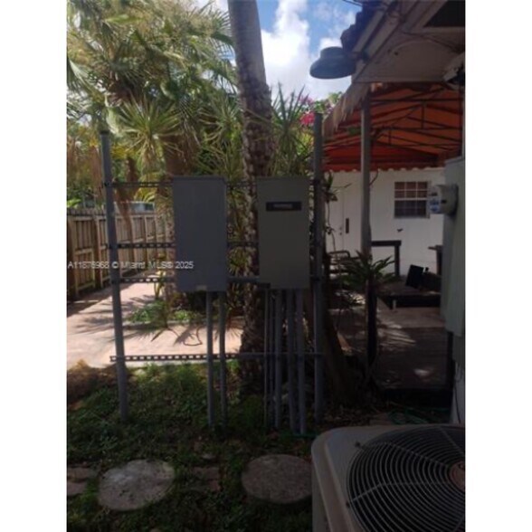 Building Photo - 1997 SW 17th Ct