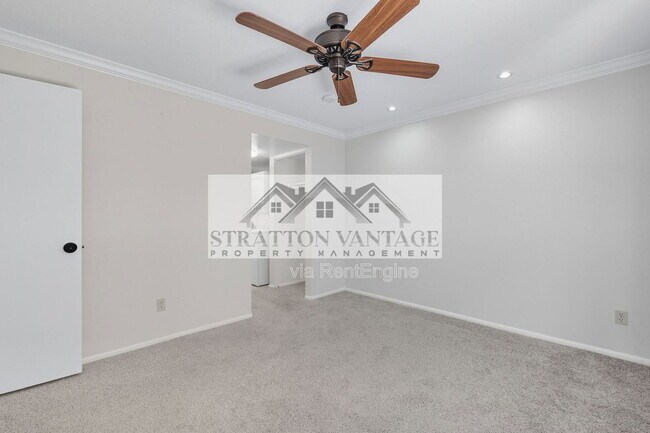 Building Photo - 4114 E Calle Redonda