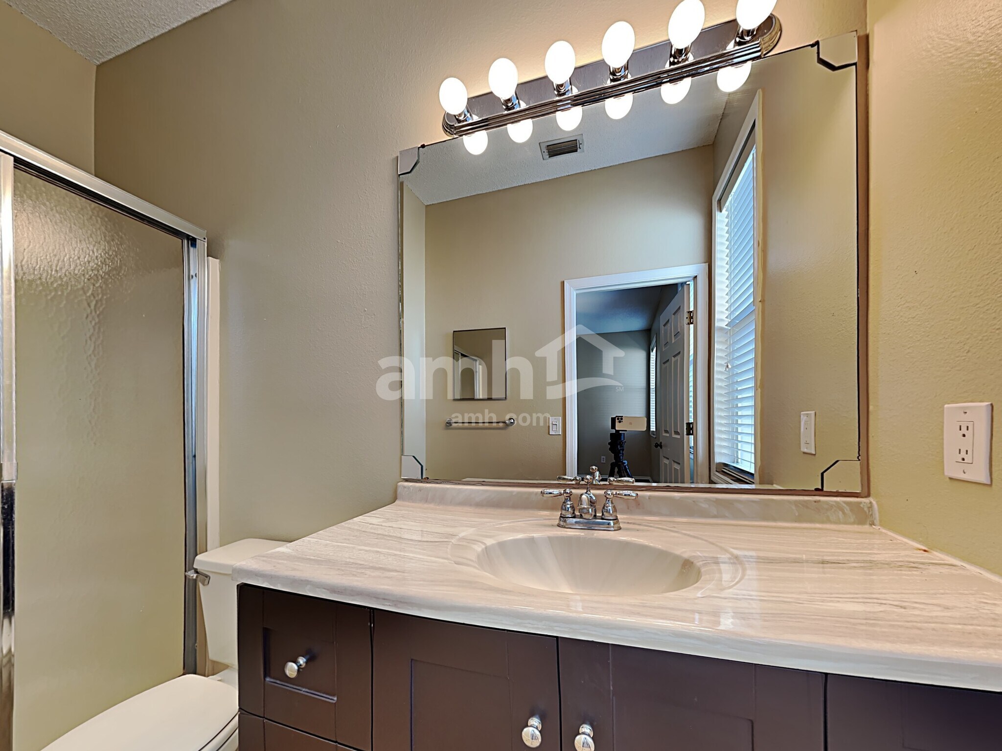 Building Photo - 11542 Wellman Dr