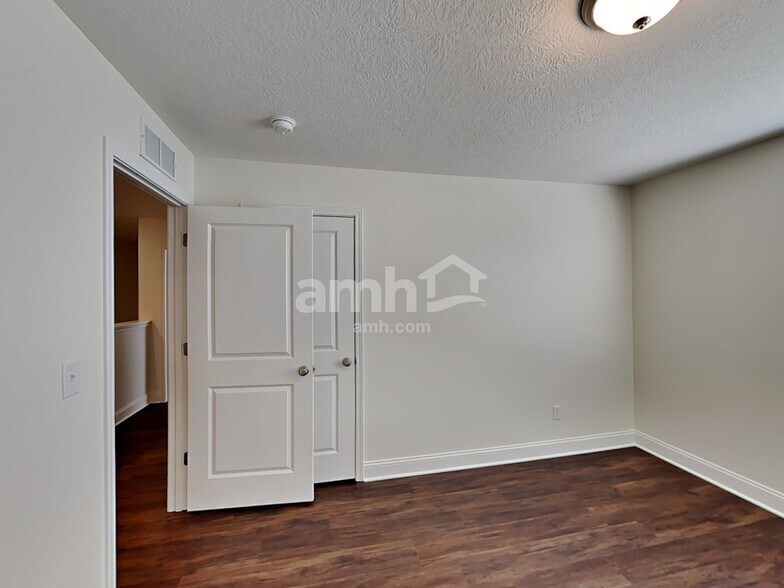 Building Photo - 8081 Minnow Trl