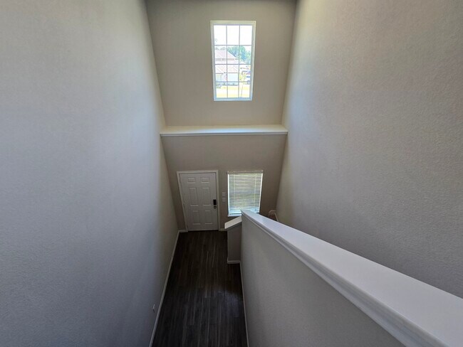 Building Photo - 13703 Mariah Dr