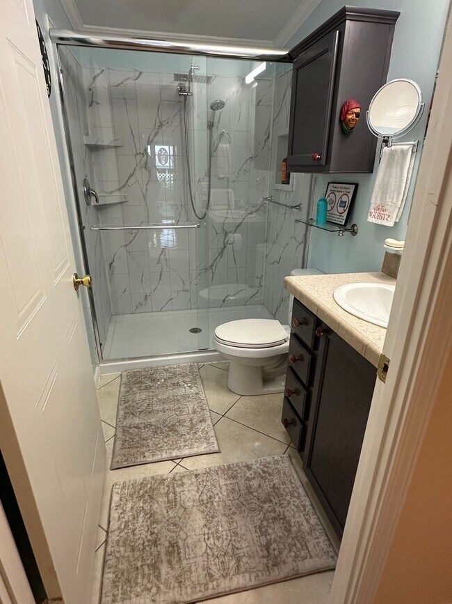 Building Photo - Spacious Naples Retreat – 3BR Single-Famil...