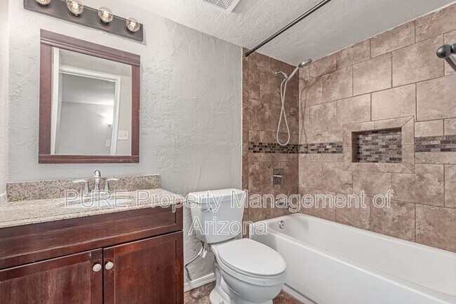 Building Photo - 13849 N 48th Ave