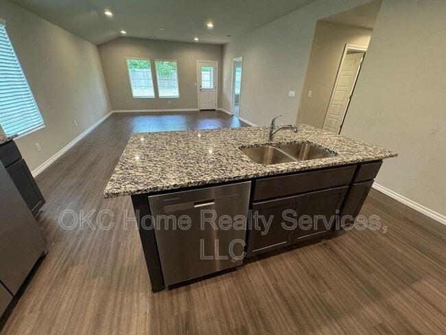 Building Photo - 4217 Palmetto Blf Dr